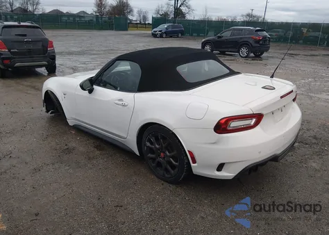 2018 Fiat 124 Spider Abarth z USA, uszkodzony, nr VIN JC1NFAEK5J0134084